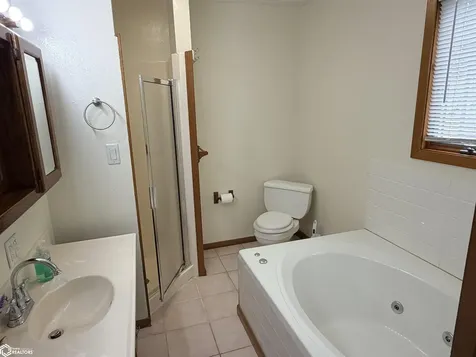908 S 8th Street Fairfield IA 52556