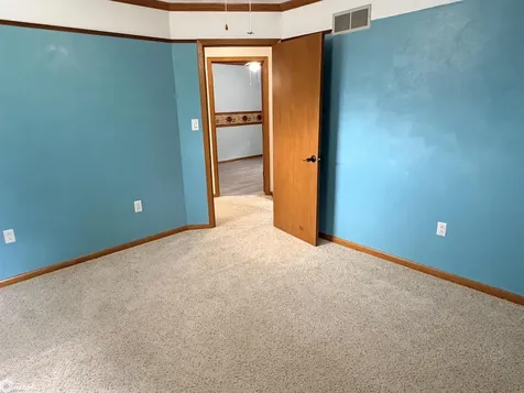 908 S 8th Street Fairfield IA 52556