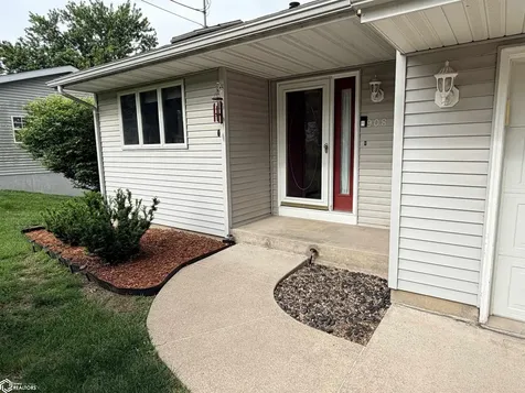 908 S 8th Street Fairfield IA 52556