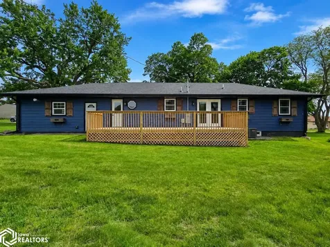208 W Cedar Hubbard IA 50122