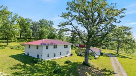 2842 Smith Avenue Marshalltown IA 50158