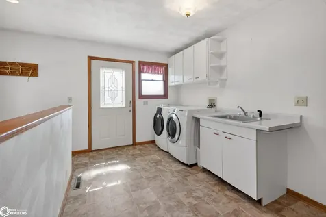 2842 Smith Avenue Marshalltown IA 50158