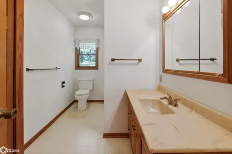2842 Smith Avenue Marshalltown IA 50158