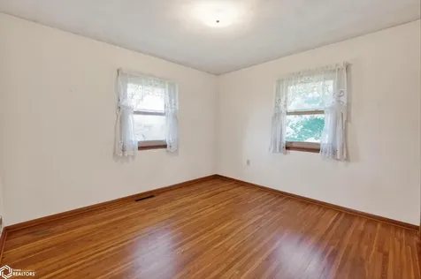 2842 Smith Avenue Marshalltown IA 50158