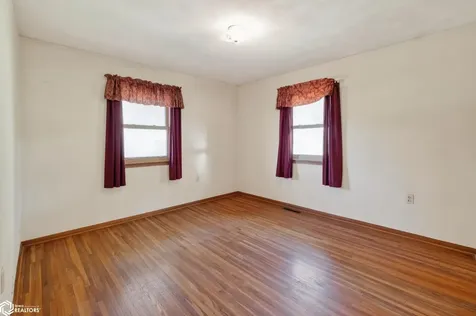 2842 Smith Avenue Marshalltown IA 50158