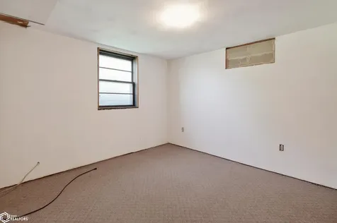 2842 Smith Avenue Marshalltown IA 50158