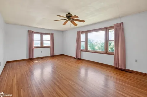 2842 Smith Avenue Marshalltown IA 50158