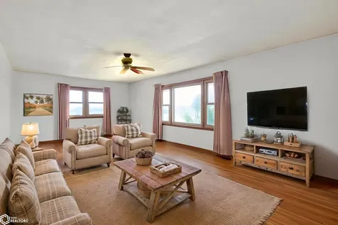 2842 Smith Avenue Marshalltown IA 50158