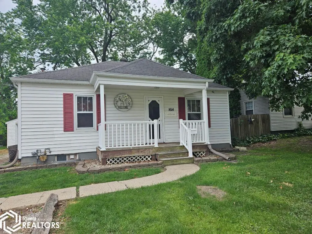 1614 Albia Road Ottumwa IA 52501