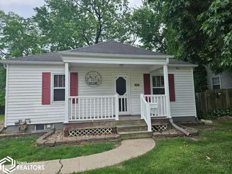 1614 Albia Road Ottumwa IA 52501