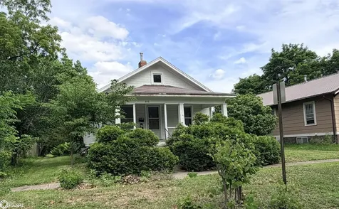 809 S 3rd Street Fairfield IA 52556