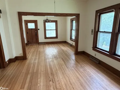 809 S 3rd Street Fairfield IA 52556