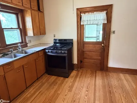 809 S 3rd Street Fairfield IA 52556