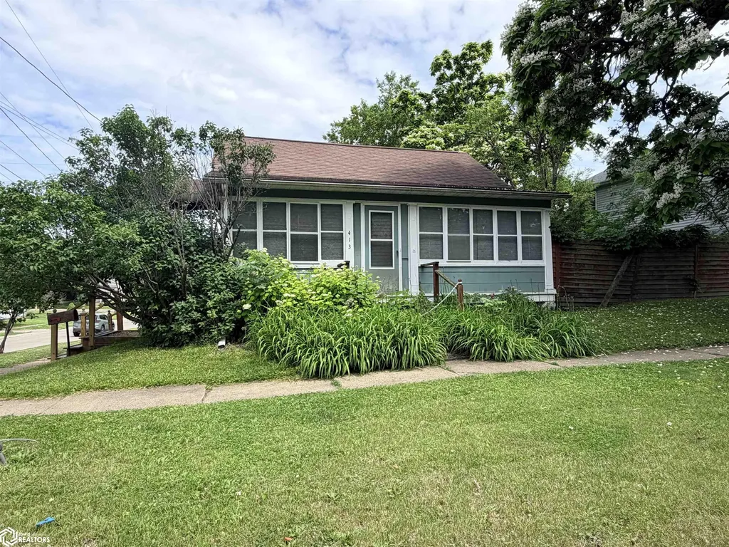 413 N B Street Fairfield IA 52556