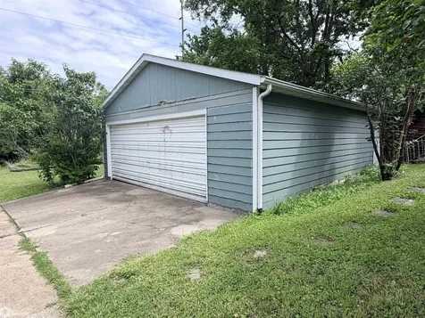 413 N B Street Fairfield IA 52556