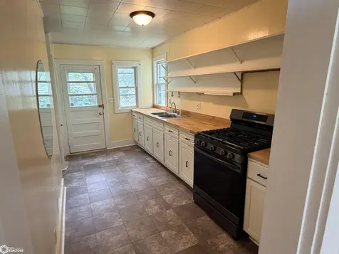 413 N B Street Fairfield IA 52556
