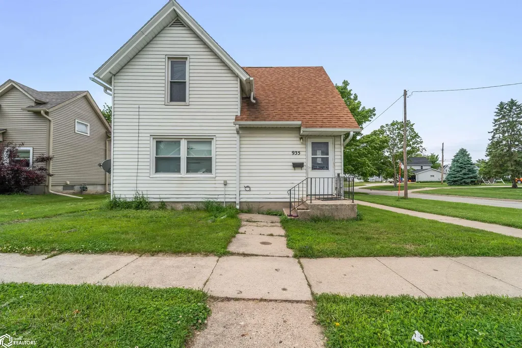 935 Spring Street Grinnell IA 50112