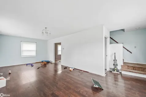 935 Spring Street Grinnell IA 50112
