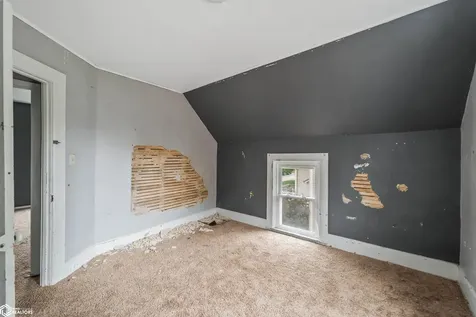935 Spring Street Grinnell IA 50112