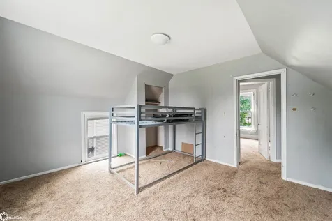 935 Spring Street Grinnell IA 50112