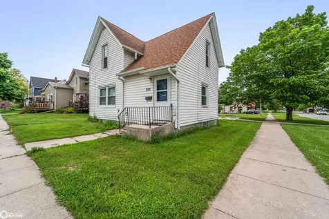 935 Spring Street Grinnell IA 50112