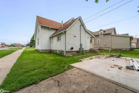 935 Spring Street Grinnell IA 50112