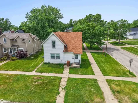 935 Spring Street Grinnell IA 50112