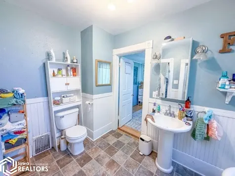 1440 170th Street Hampton IA 50441