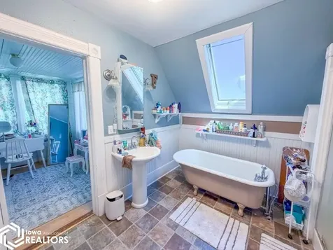 1440 170th Street Hampton IA 50441