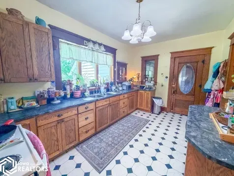 1440 170th Street Hampton IA 50441
