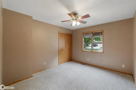 1021 15th Street SE Mason City IA 50401