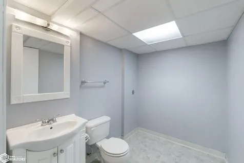 1021 15th Street SE Mason City IA 50401