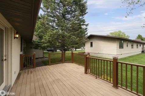 1021 15th Street SE Mason City IA 50401