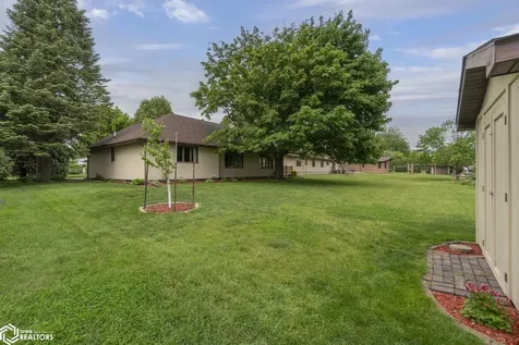 1021 15th Street SE Mason City IA 50401