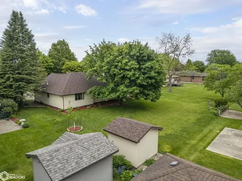 1021 15th Street SE Mason City IA 50401