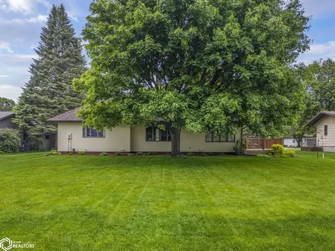 1021 15th Street SE Mason City IA 50401