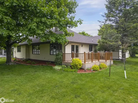 1021 15th Street SE Mason City IA 50401