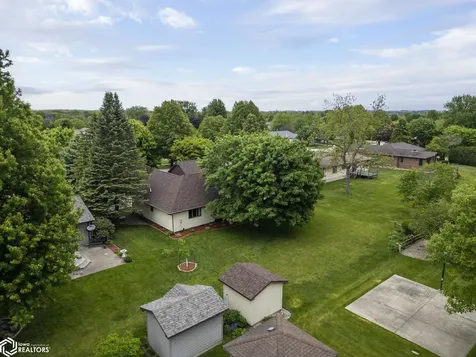 1021 15th Street SE Mason City IA 50401