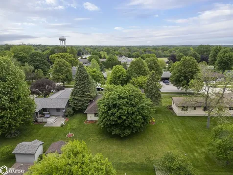 1021 15th Street SE Mason City IA 50401