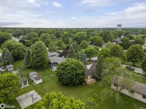 1021 15th Street SE Mason City IA 50401