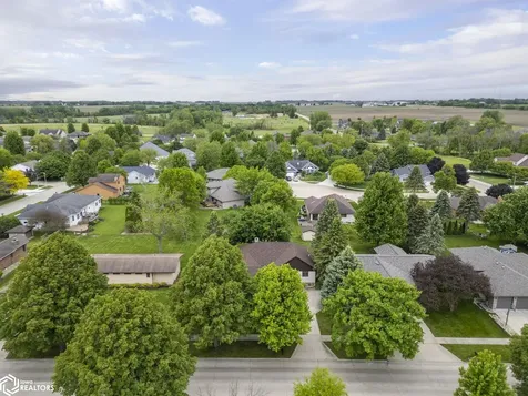 1021 15th Street SE Mason City IA 50401