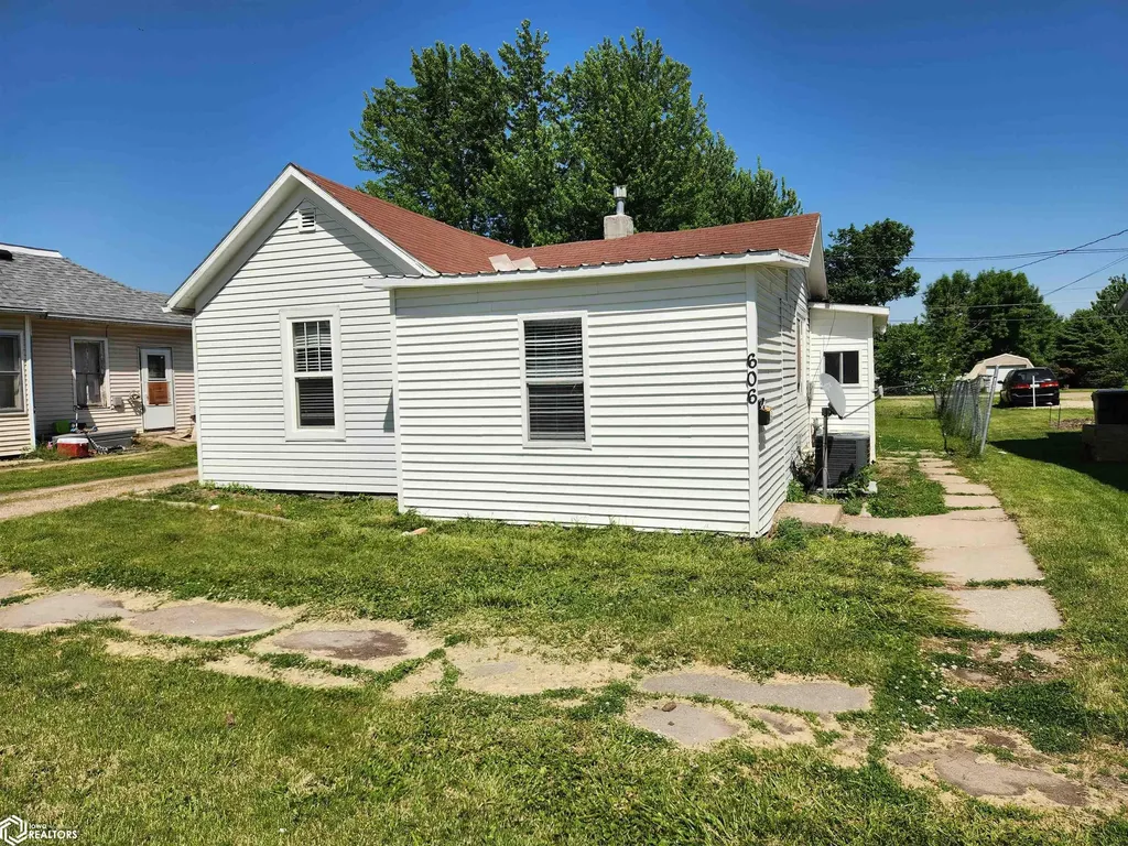 606 Siegel Street Tama IA 52339