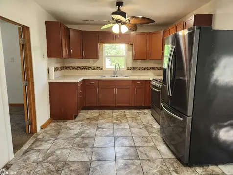 606 Siegel Street Tama IA 52339