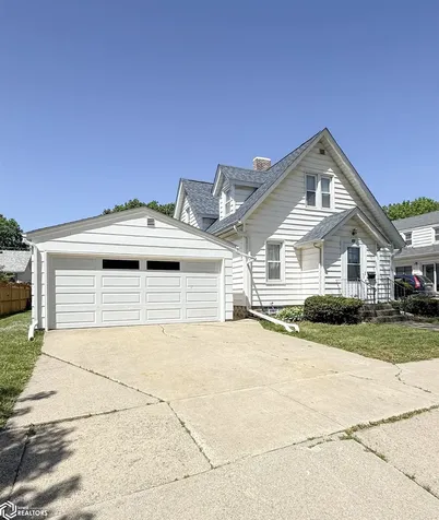 207 3rd Street SE Hampton IA 50441