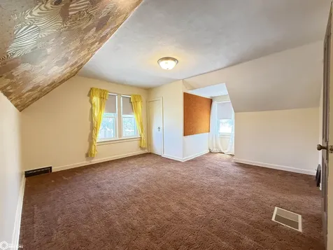 207 3rd Street SE Hampton IA 50441