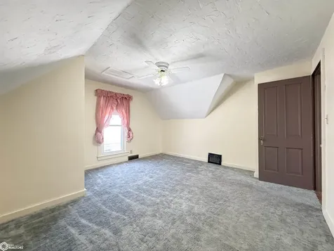 207 3rd Street SE Hampton IA 50441