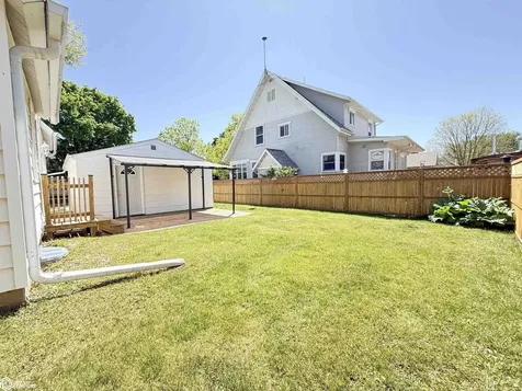 207 3rd Street SE Hampton IA 50441