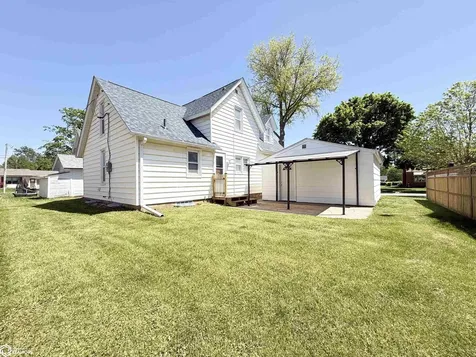 207 3rd Street SE Hampton IA 50441