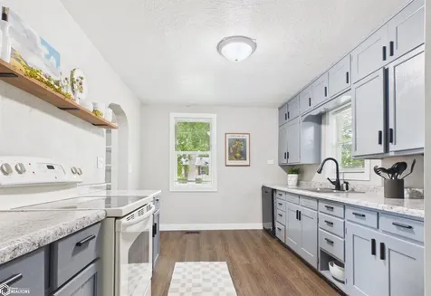 402 4th Avenue W Oskaloosa IA 52577