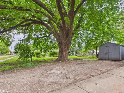 402 4th Avenue W Oskaloosa IA 52577